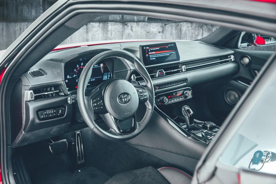 Интерьер Toyota GR Supra (A90) 2019 года  (WW) (фото 15 из 119)